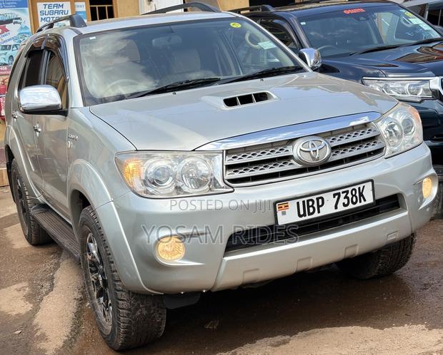 Toyota Fortuner 3.0 D AWD 2013 Silver