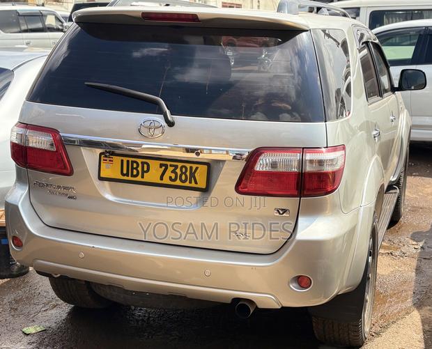 Toyota Fortuner 3.0 D AWD 2013 Silver