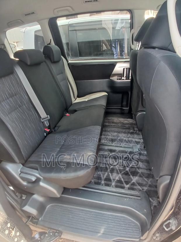 Toyota Noah 2012 Purple