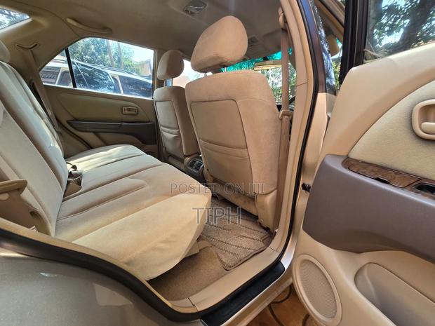 Toyota Harrier 2002