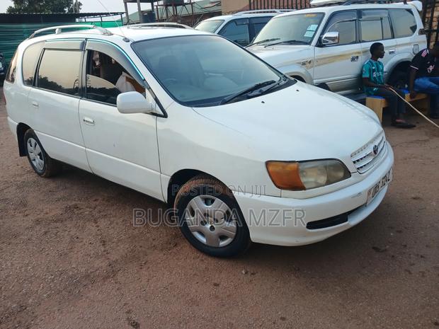Toyota Ipsum 1990 White