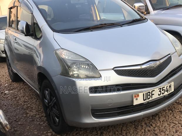 Toyota Ractis 2006 Silver