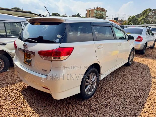 Toyota Wish 2009 White