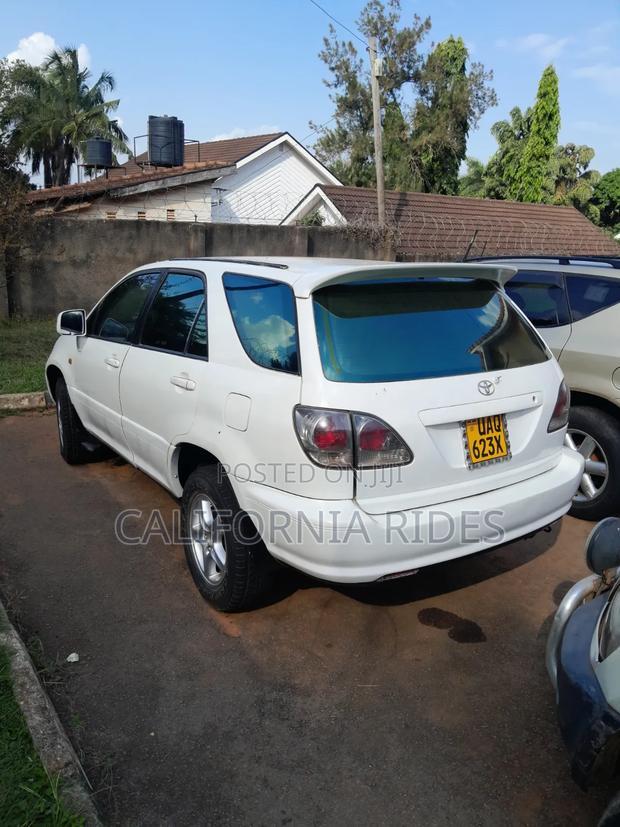 Toyota Harrier 2006 White