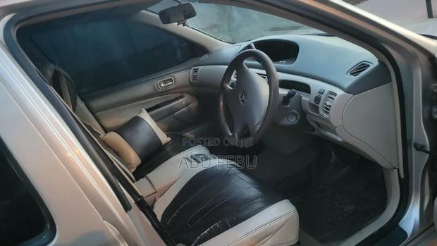 Toyota Vista 2002 Silver