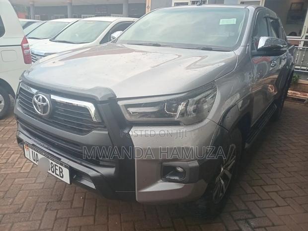 Toyota Hilux 2018 Silver