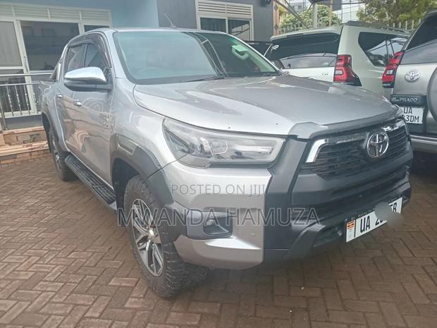 Toyota Hilux 2018 Silver