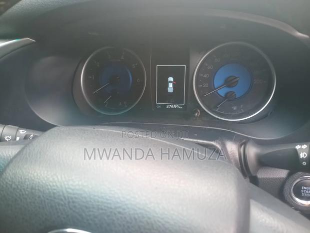 Toyota Hilux 2018 Silver