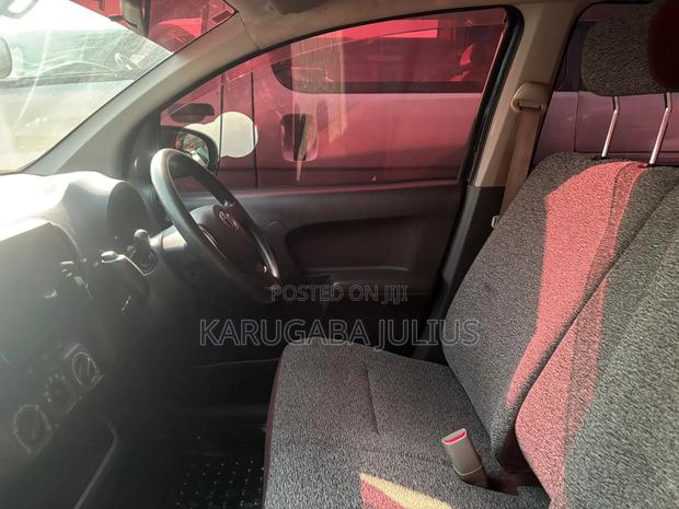 Toyota Passo 2010 Maroon