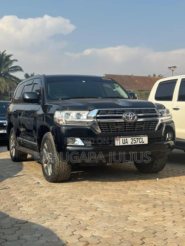 Toyota Land Cruiser 2015 Black
