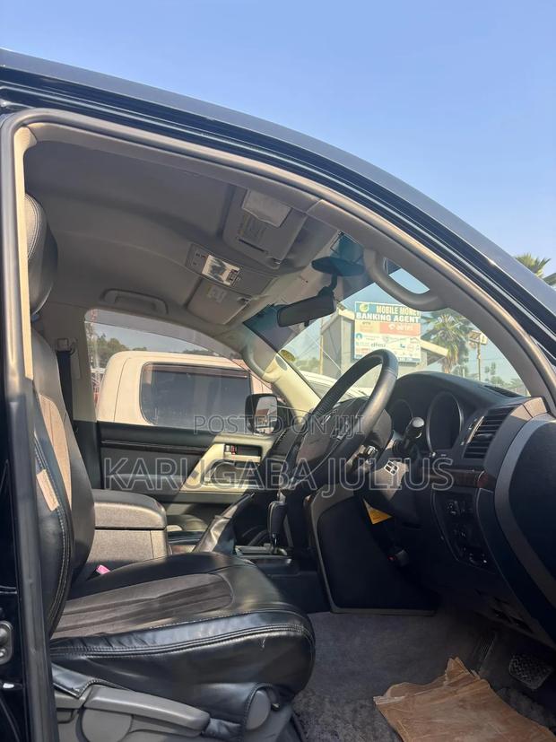 Toyota Land Cruiser 2015 Black
