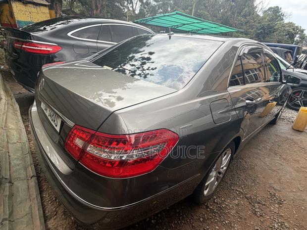 Mercedes-Benz E300 2011 Black