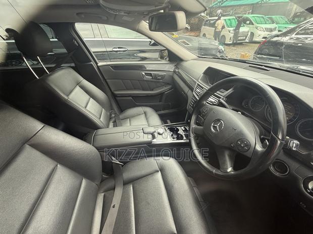 Mercedes-Benz E300 2011 Black