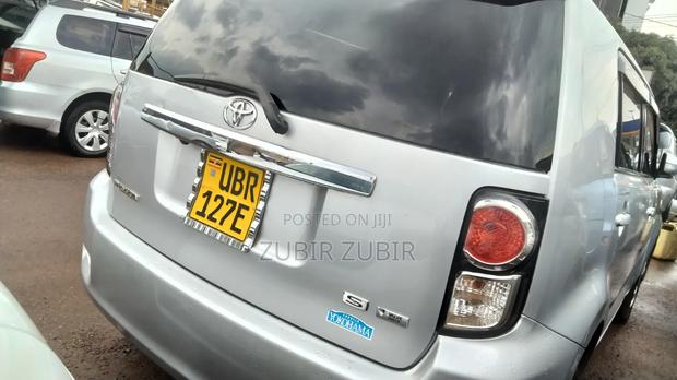 Toyota Rumion 2025 Silver