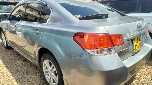 Subaru Legacy 2010 Silver
