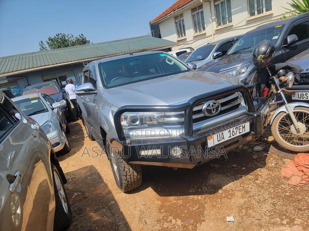 Toyota Hilux 2016 Silver