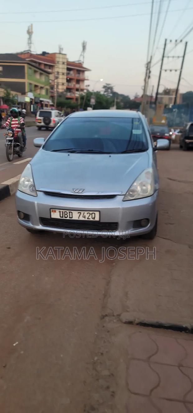 Toyota Wish 2005 Gray