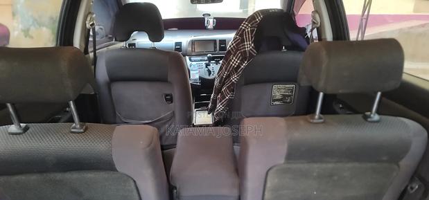 Toyota Wish 2005 Gray