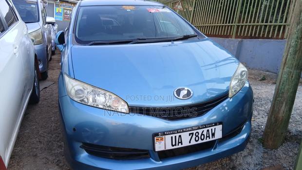 Toyota Wish 2012 Blue