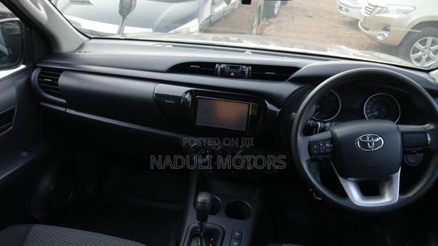Toyota Hilux 2017 Black