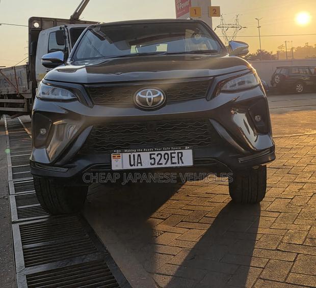 Toyota Fortuner 2.8 D AWD 2017 Gray