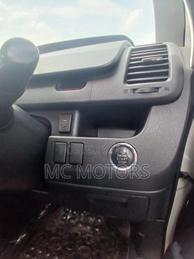 Toyota Noah 2011 White