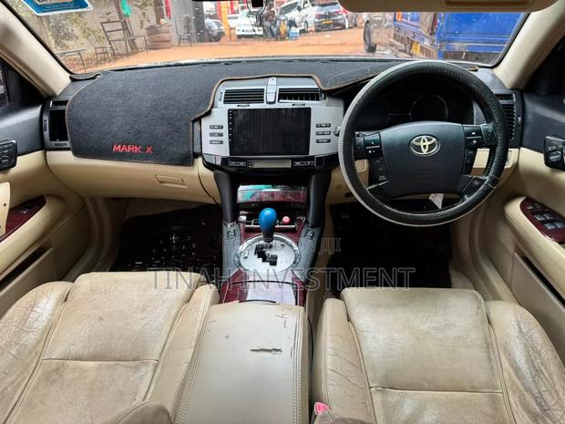 Toyota Mark X 2005 Maroon