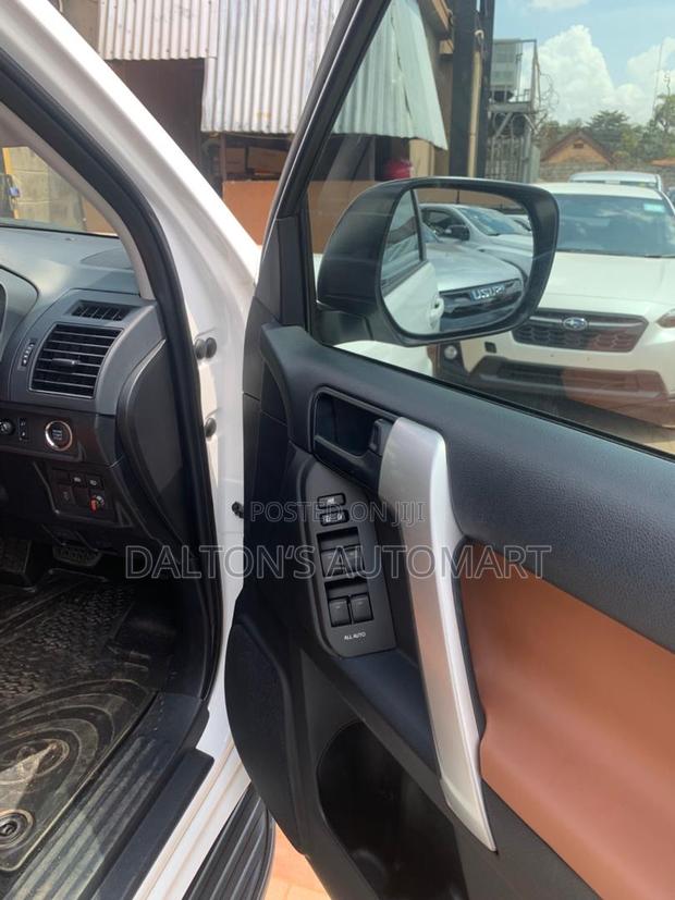 Toyota Land Cruiser Prado 2.8 2019 White