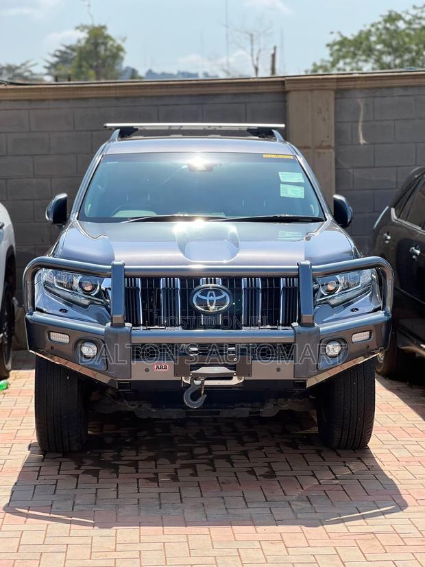 Toyota Land Cruiser Prado 2.8 2022 Gray