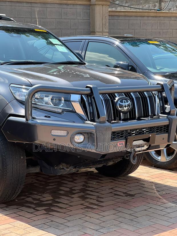 Toyota Land Cruiser Prado 2.8 2022 Gray