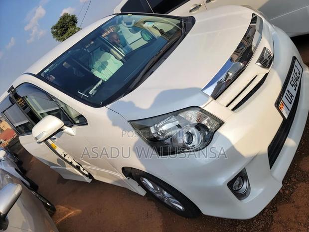 Toyota Noah 2012 White