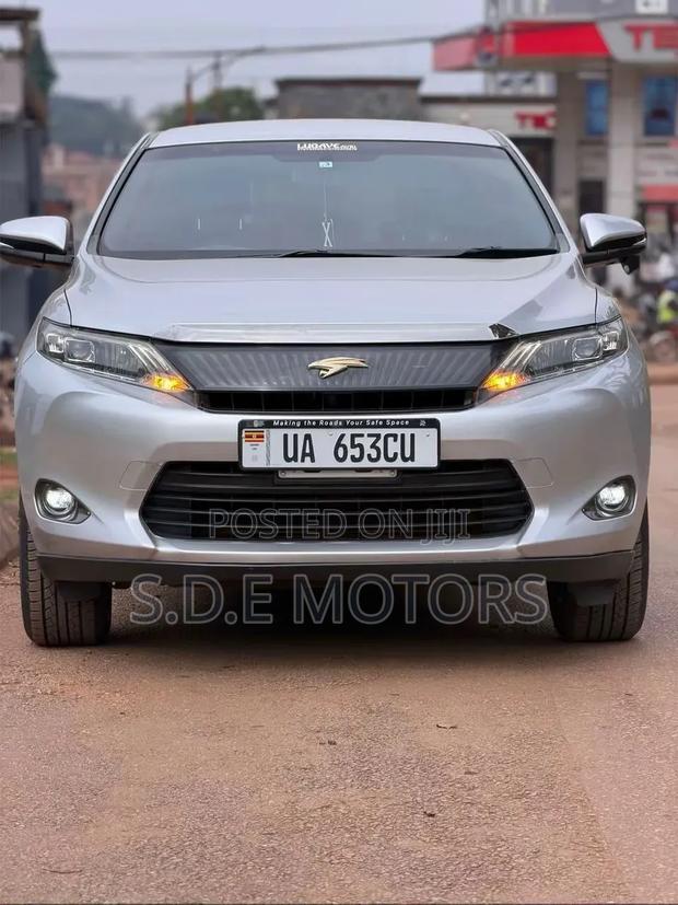 Toyota Harrier 2.0 2017 Silver