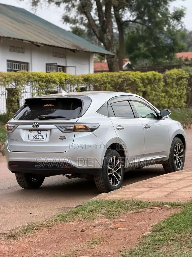 Toyota Harrier 2017 Silver