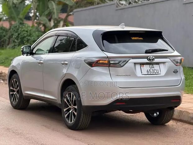 Toyota Harrier 2.0 2017 Silver