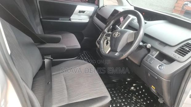 Toyota Noah 2013 Silver