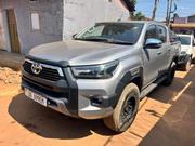 Toyota Hilux 2017 Gold for sale
