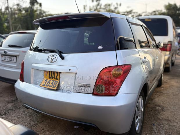 Toyota IST 2006 Silver