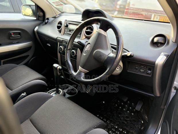 Toyota IST 2006 Silver