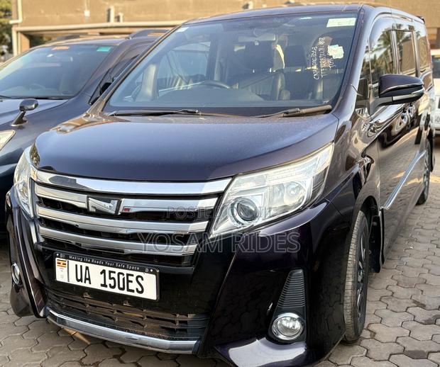 Toyota Noah 2.0 FWD (7 Seater) 2016