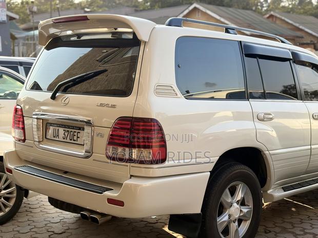Toyota Land Cruiser Cygnus 4.7 2004 White