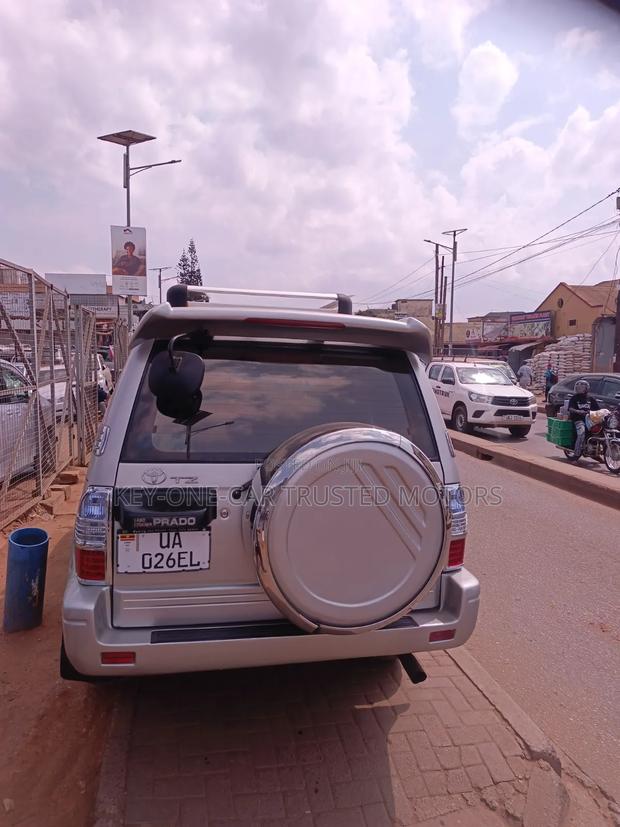 Toyota Land Cruiser Prado 1999 Silver