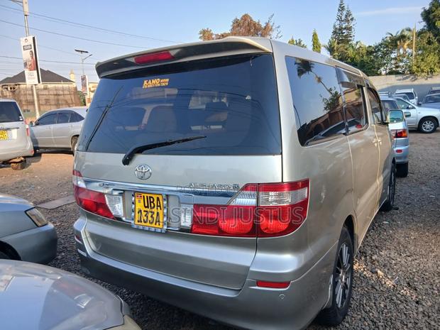 Toyota Alphard 2008 Gold