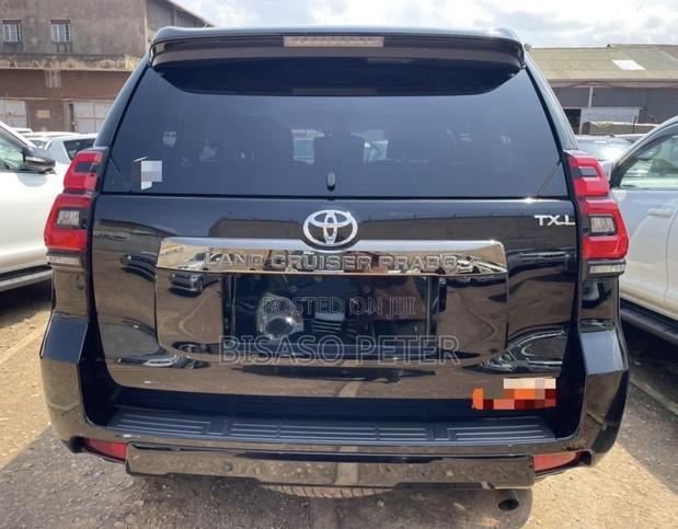 Toyota Land Cruiser Prado 2.7 2021 Black