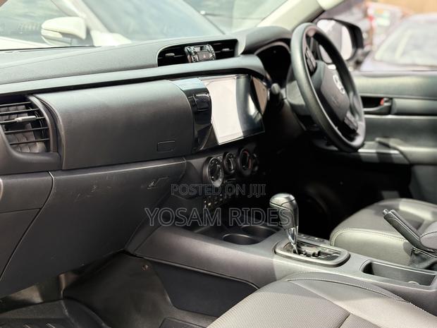 Toyota Hilux Revo Double Cab Deisel 2.8 AWD 2018 Gray