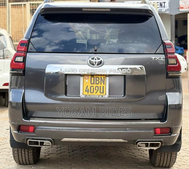 Toyota Land Cruiser Prado 3.0 D-4D (190 Hp) 7 seats 2015 Gray