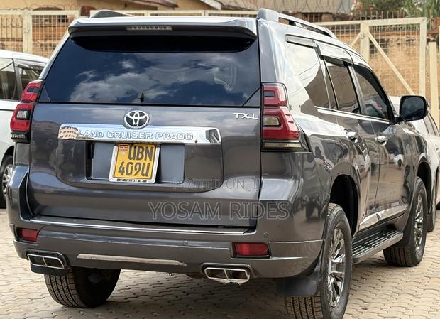 Toyota Land Cruiser Prado 3.0 D-4D (190 Hp) 7 seats 2015 Gray