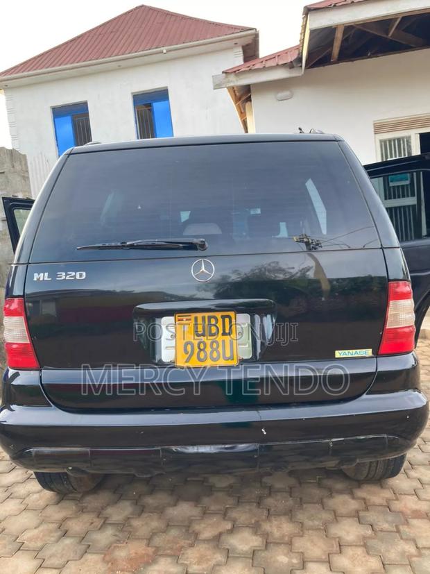 Mercedes-Benz C320 2001 Black