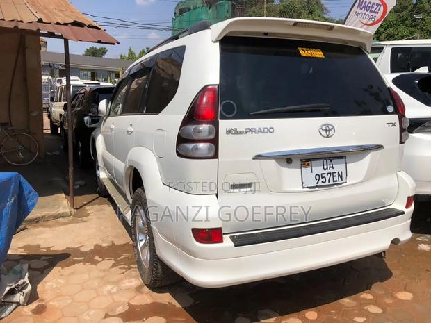 Toyota Land Cruiser Prado 2009 White