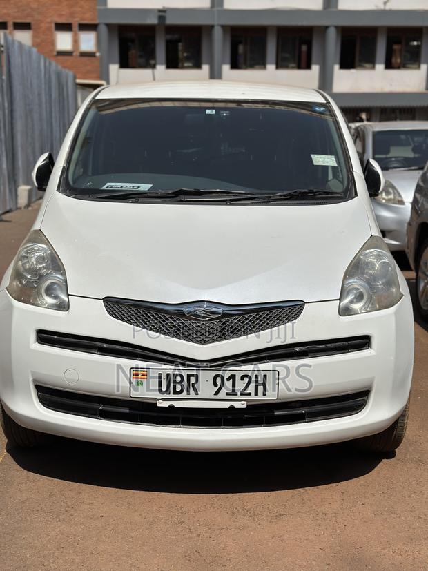Toyota Ractis 2010 White