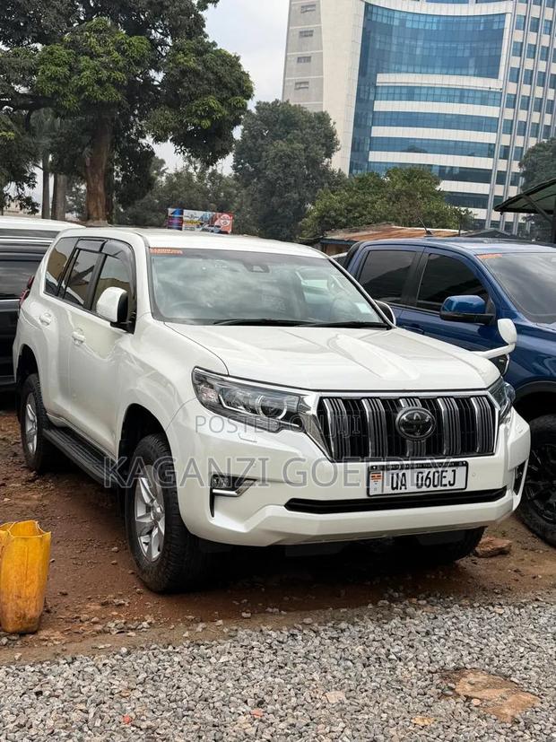 Toyota Land Cruiser Prado 2018 White